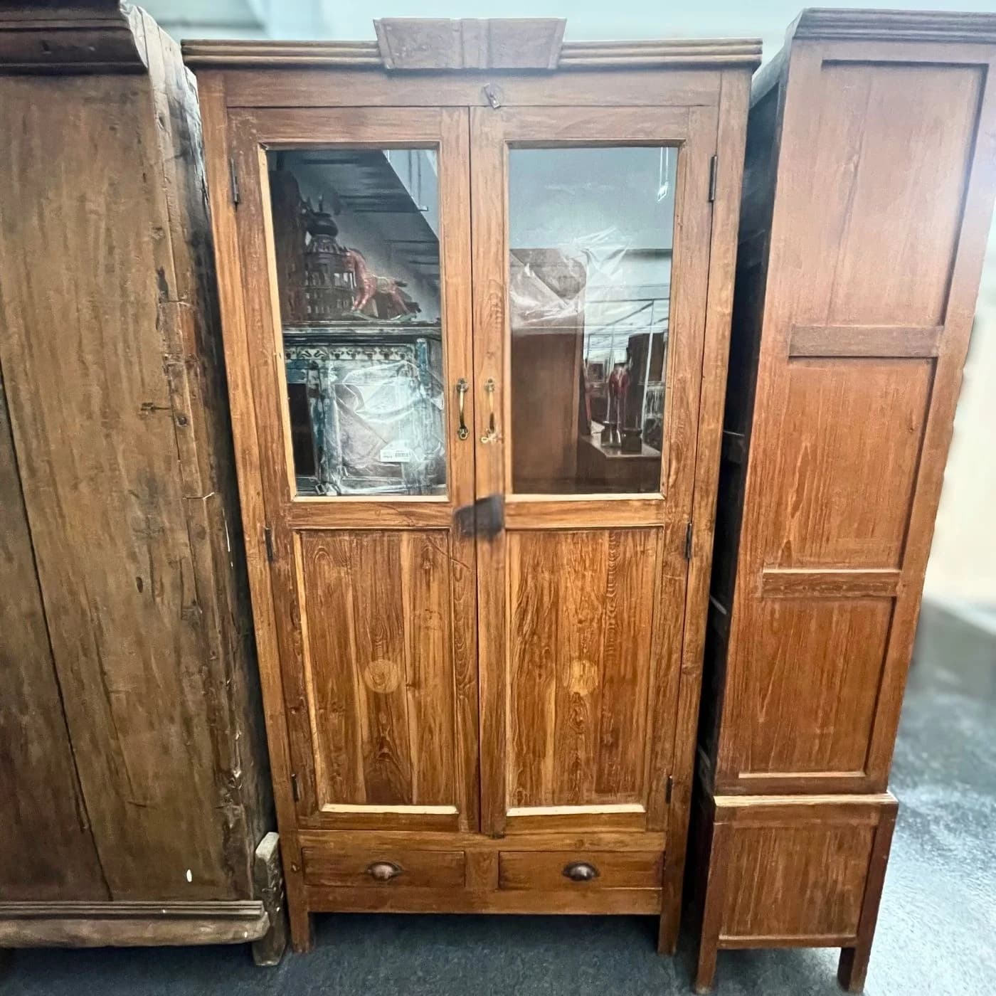 Almirah Vitrine