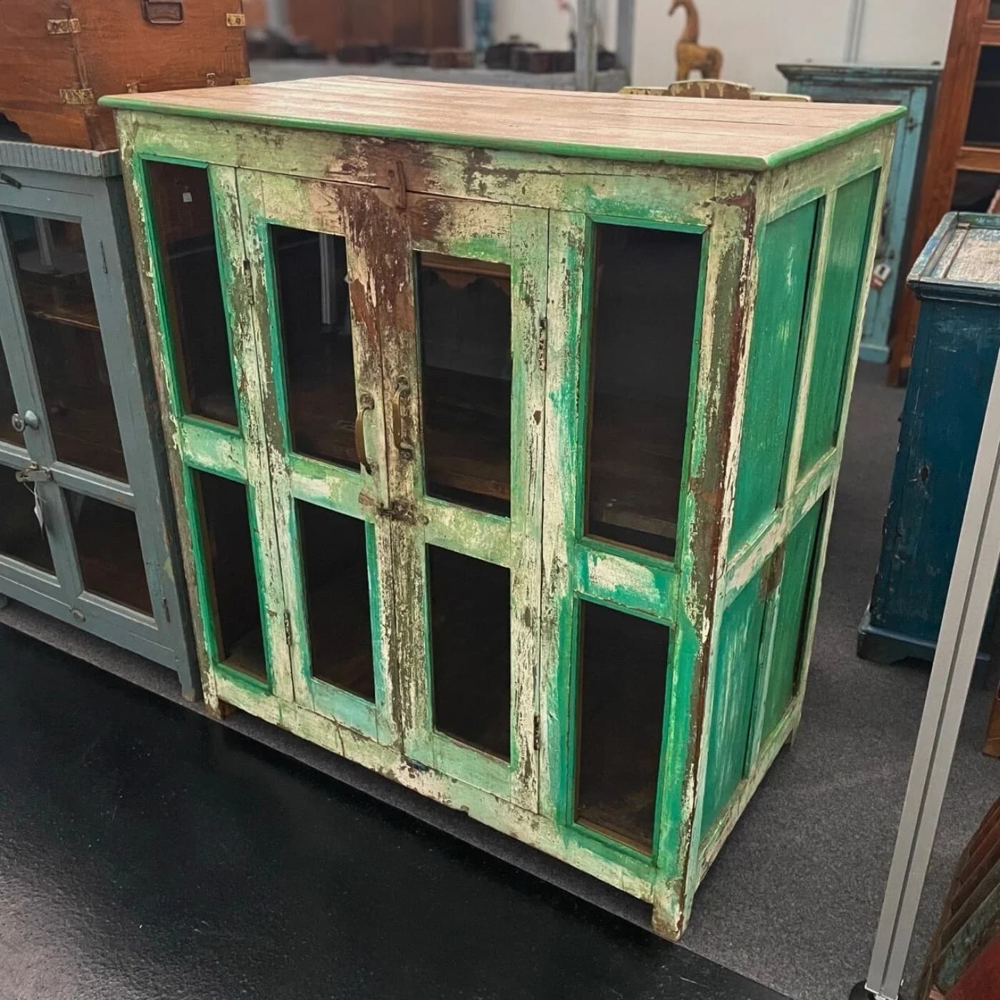 Vitrine Kommode