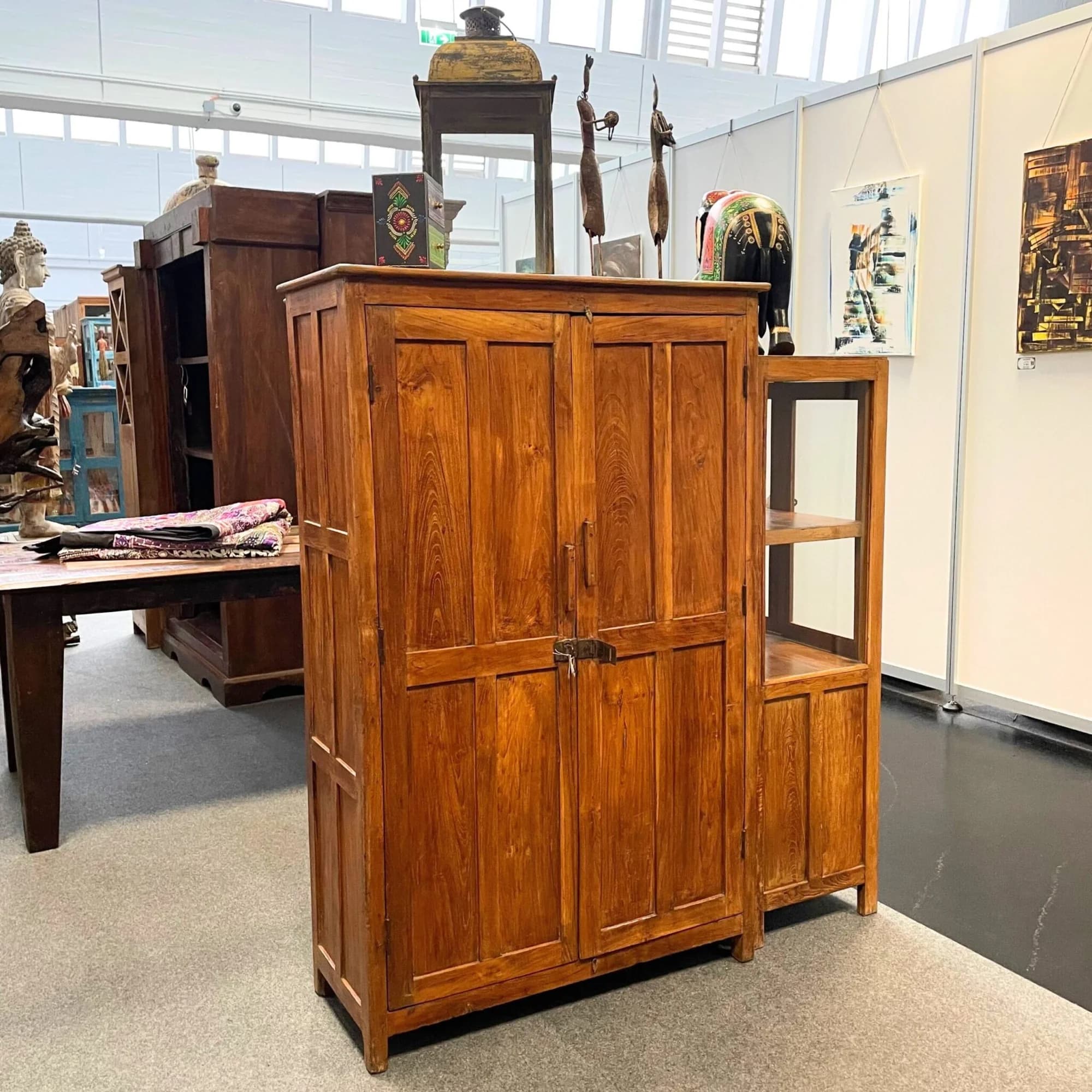 Kabinett Schrank