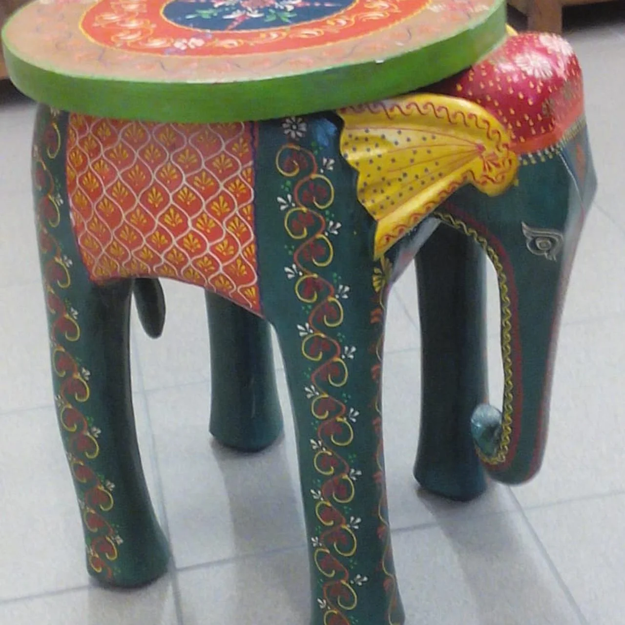 Blumentisch Elefantenmotiv mittel