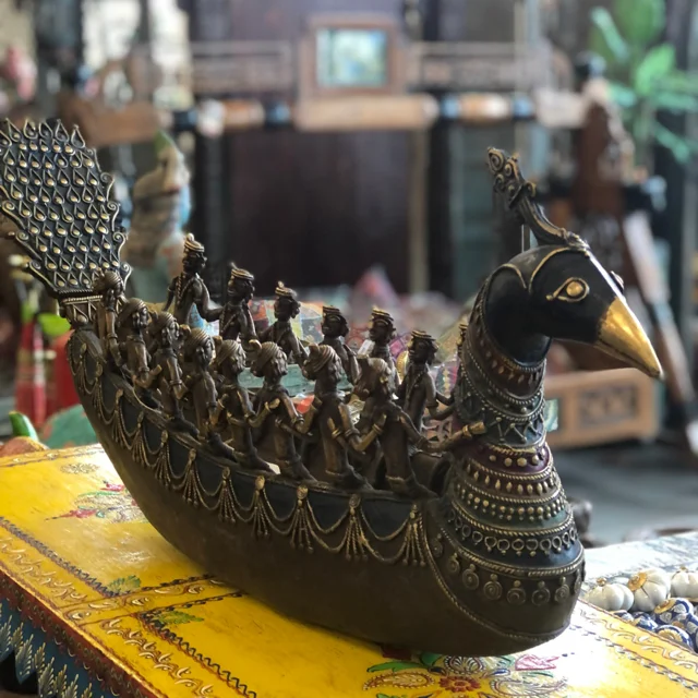Tribal Boat Messing