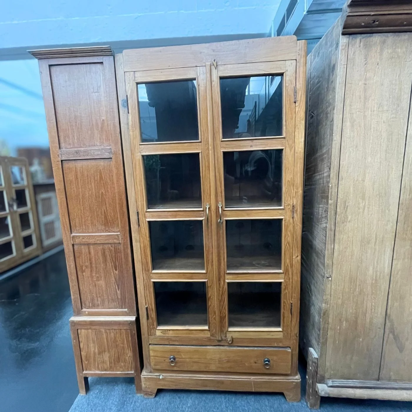 Klassische Vitrine
