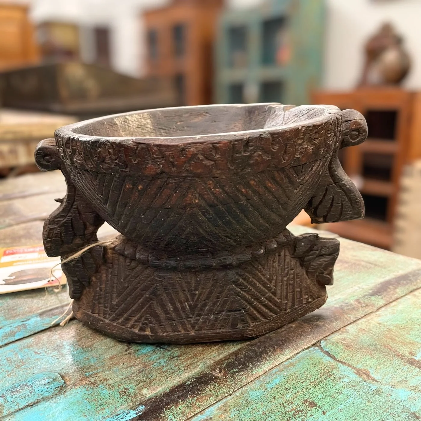 Rustikaler Kerzenständer aus indischem Hartholz