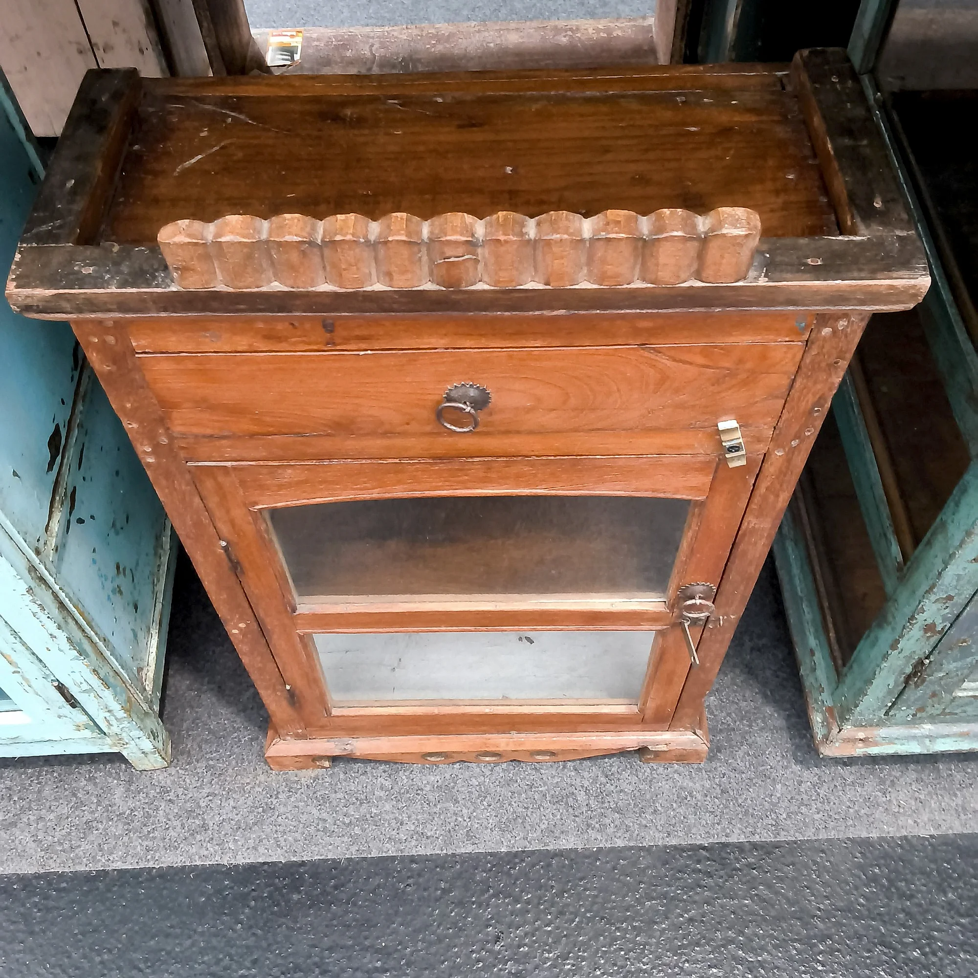 Wand Schaufenster Holz