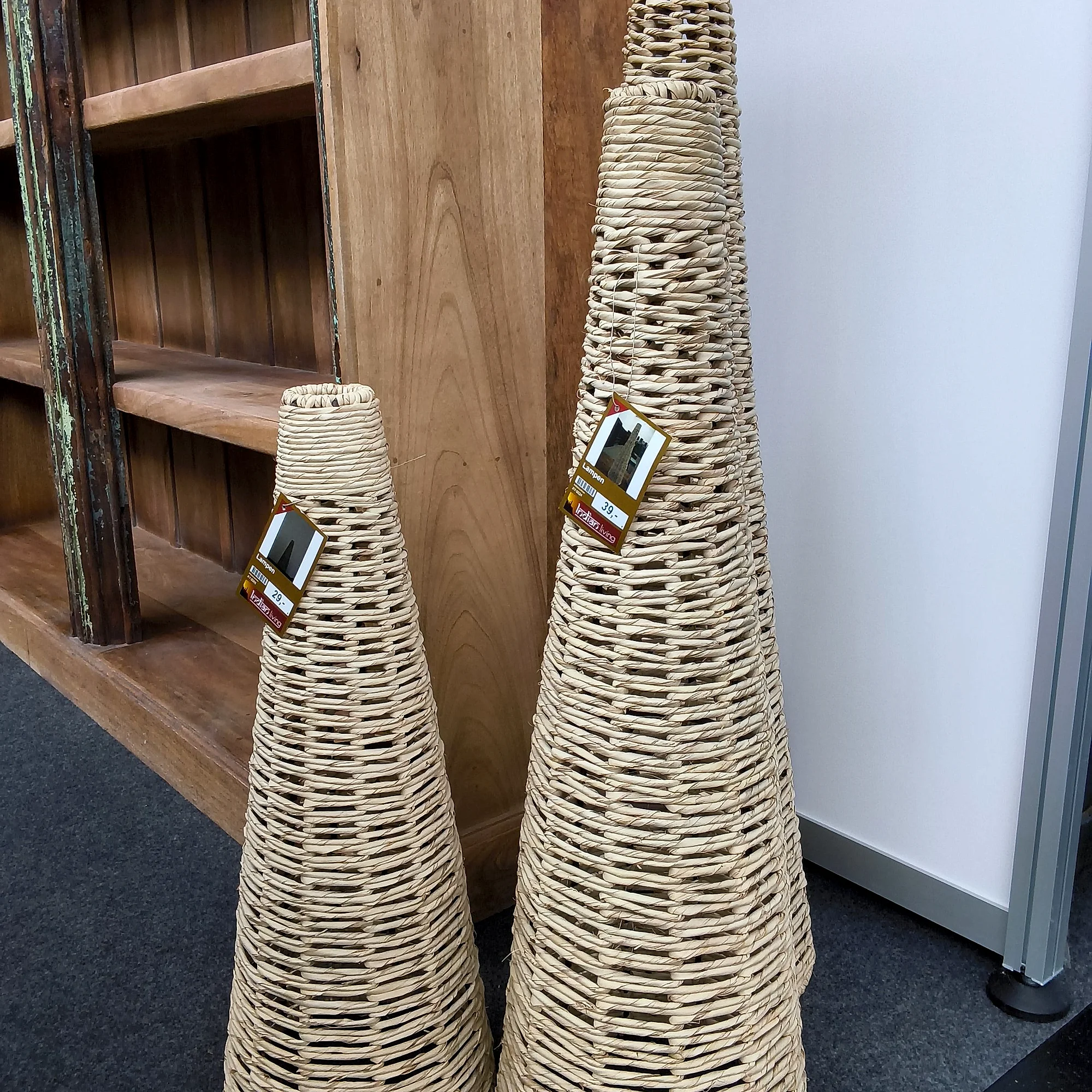 Geflochtener Lampenschirm aus Naturmaterial