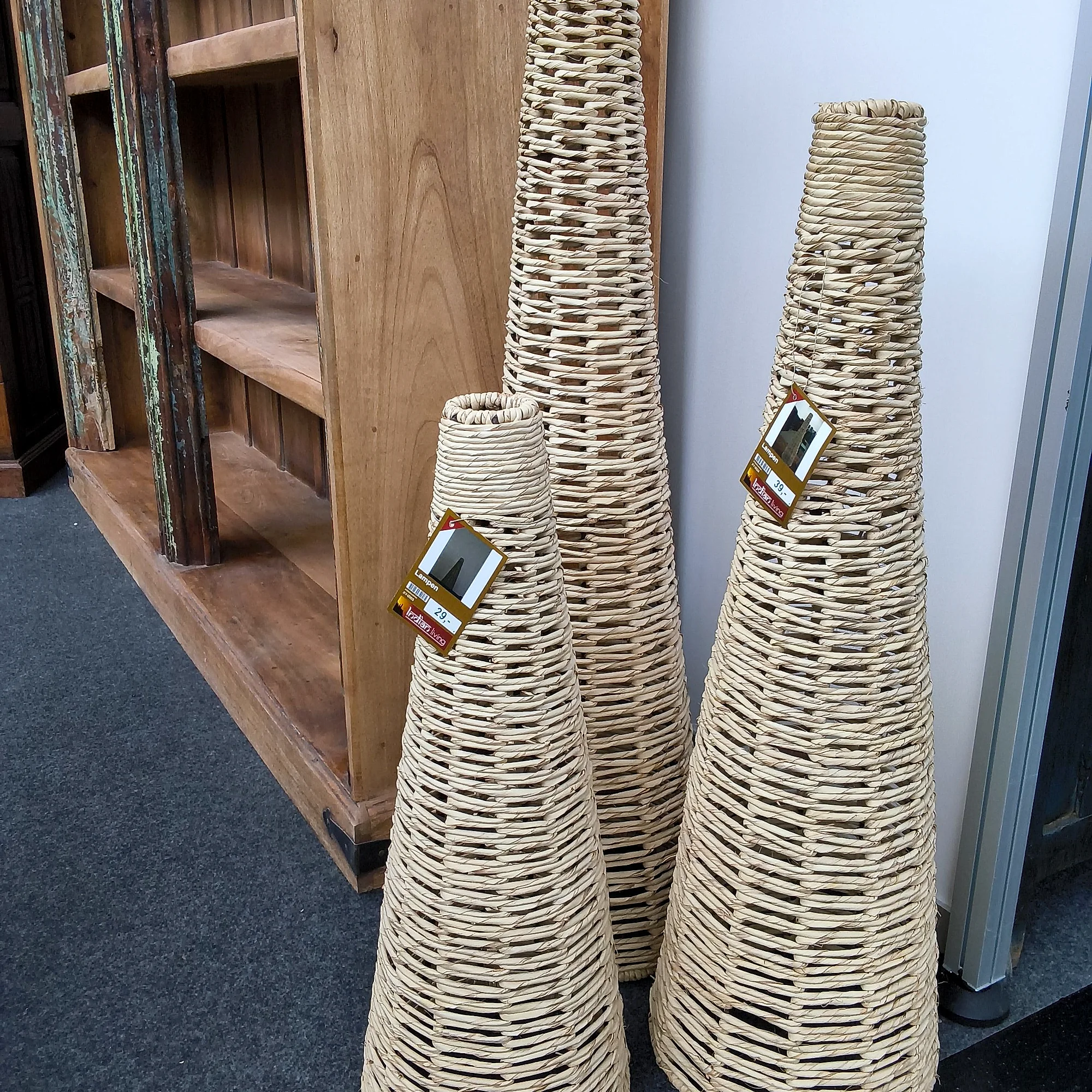 Geflochtener Lampenschirm aus Naturmaterial